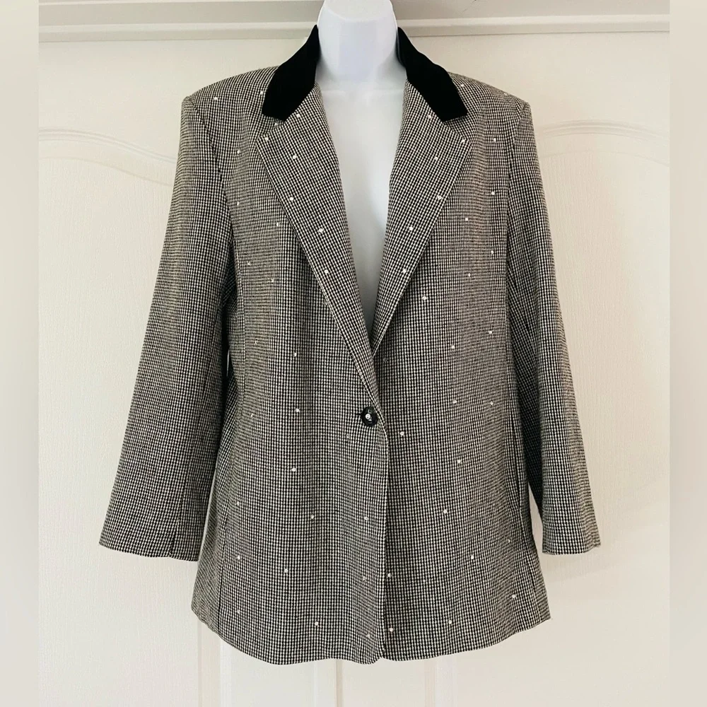 Black and White Women's Blazer - Picture 3 of 8